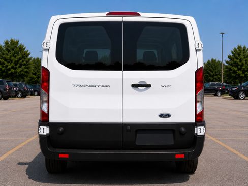 Used 2024 Ford Transit 350 XLT RWD image 7