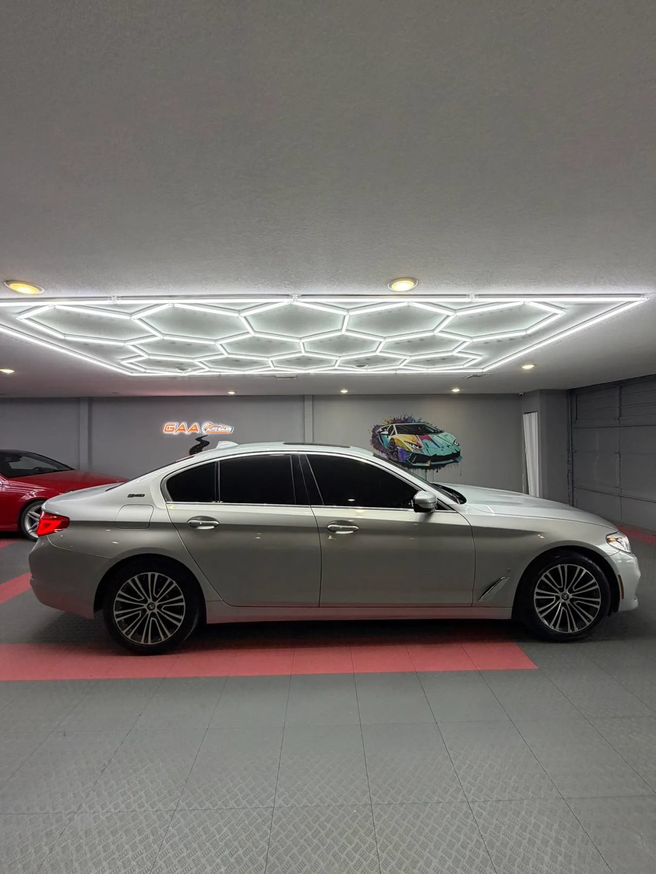 Used 2018 BMW 530e w/ Premium Package 2 RWD image 6