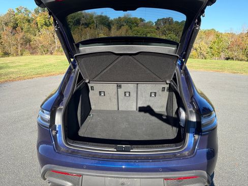 Certified 2025 Porsche Macan image 17