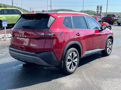 Used 2022 Nissan Rogue SV w/ SV Premium Package AWD/4WD image 3