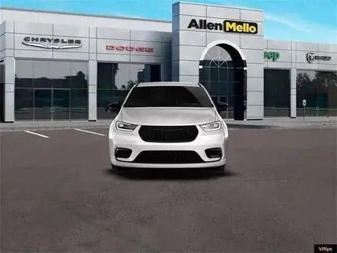 New 2026 Chrysler Pacifica Select image 11