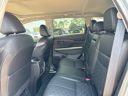 Used 2023 Nissan Murano Platinum w/ Cargo Package FWD image 12