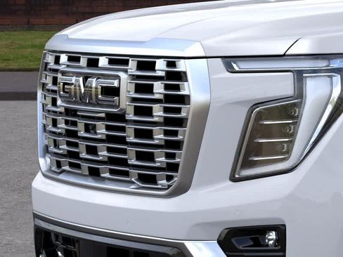 New 2026 GMC Yukon Denali w/ Denali Reserve Package AWD/4WD image 13