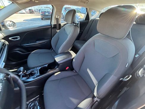 Used 2026 Kia K4 FWD image 32
