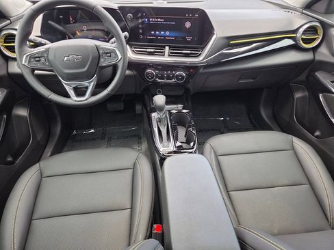 Used 2026 Chevrolet Trax ACTIV w/ Sunroof Package FWD image 8