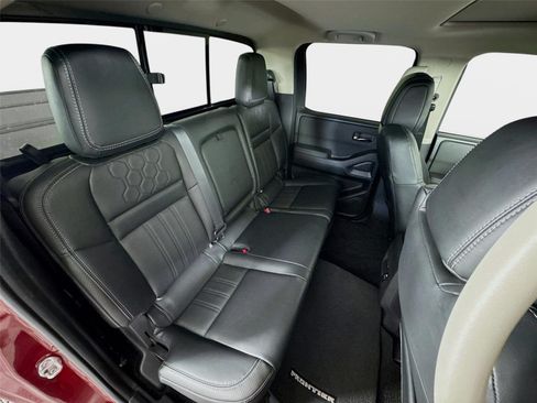 Certified 2022 Nissan Frontier SV w/ SV Premium Package RWD image 27