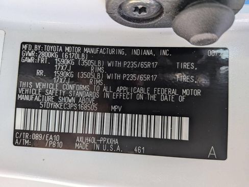 Used 2023 Toyota Sienna XLE FWD image 31