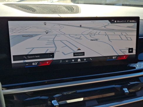 Used 2025 BMW X5 M60i w/ Executive Package image 17