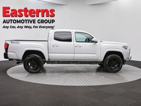 Used 2021 Toyota Tacoma SR AWD/4WD image 4