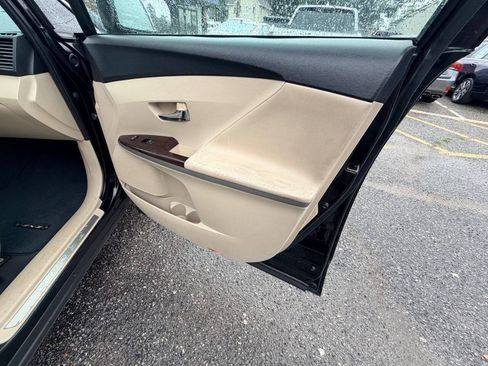 Used 2010 Toyota Venza AWD w/ Convenience Pkg image 72