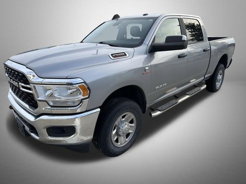 Used 2022 RAM 2500 Big Horn AWD/4WD image 1