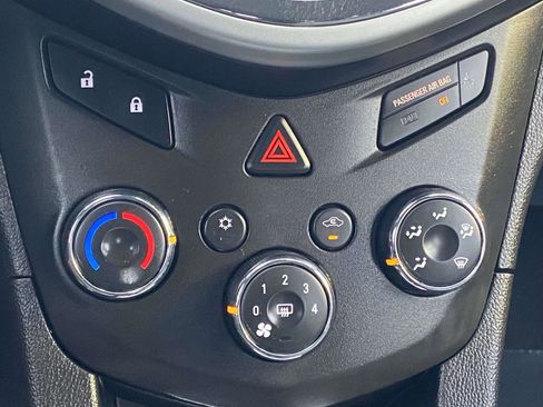 Used 2020 Chevrolet Sonic LT image 25