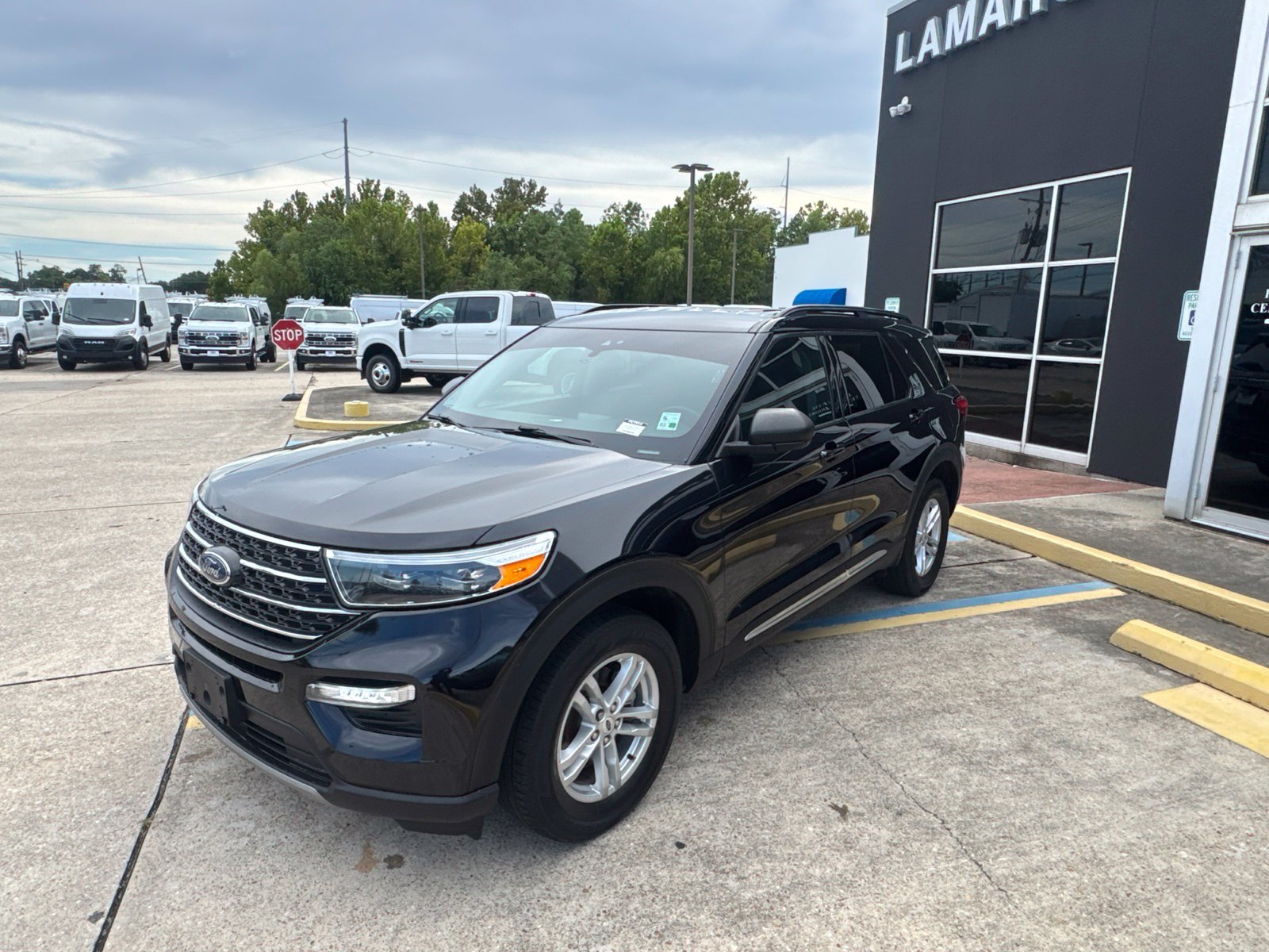 Certified 2023 Ford Explorer XLT w/ Equipment Group 202A AWD/4WD image 8