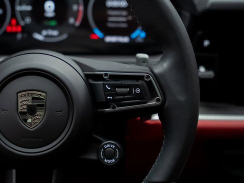 Used 2025 Porsche Cayenne Turbo image 44