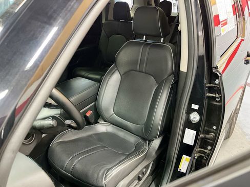 Used 2025 Honda Pilot Elite image 20