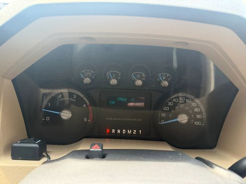 Used 2013 Ford F250 XLT w/ Chrome Pkg AWD/4WD image 20