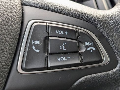 Used 2018 Ford Focus SE image 16