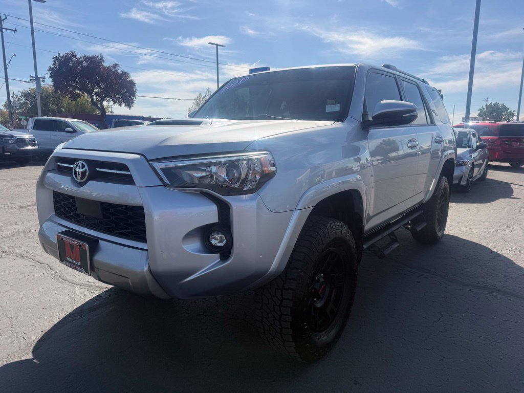 Used 2021 Toyota 4Runner TRD Off-Road Premium w/ Moonroof Package AWD/4WD image 3