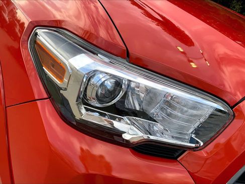 Used 2018 Toyota Tacoma SR5 image 26