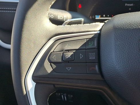 Certified 2024 Jeep Grand Cherokee Laredo image 20