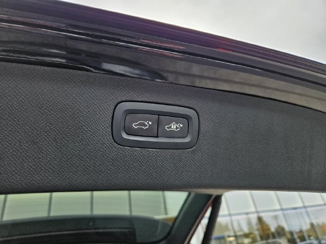 Used 2024 Volvo XC90 T8 Ultimate w/ Lounge Package AWD/4WD image 12