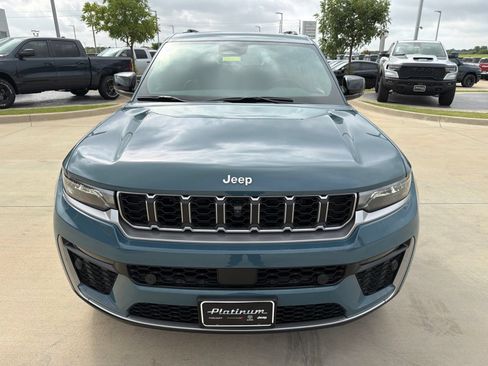 Used 2026 Jeep Grand Cherokee L Limited w/ Luxury Tech Group II RWD image 8