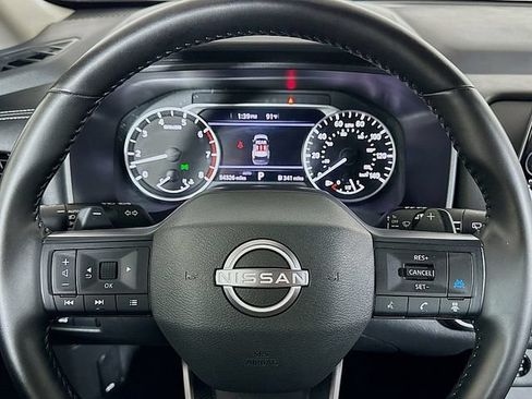 Used 2025 Nissan Rogue SV AWD/4WD image 12