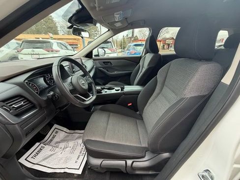 Used 2022 Nissan Rogue S image 9