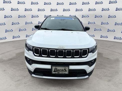 Used 2023 Jeep Compass Limited AWD/4WD image 2