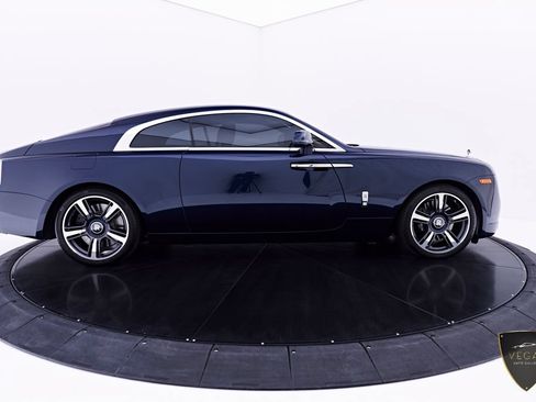 Used 2017 Rolls-Royce Wraith RWD image 18