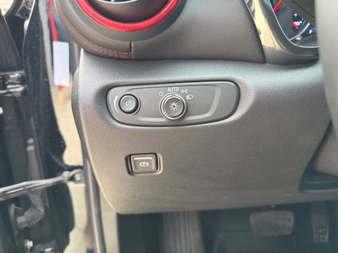 Used 2025 Chevrolet Blazer RS image 18