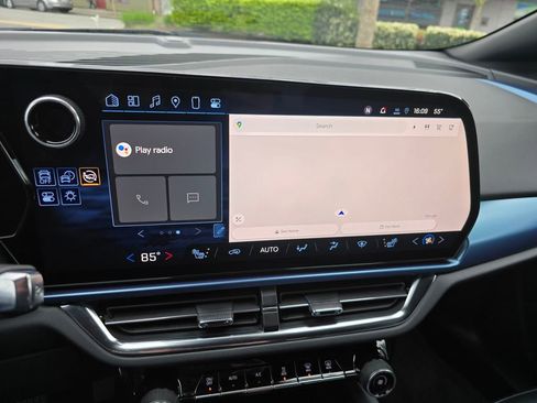 Used 2025 Chevrolet Equinox EV LT w/ Convenience Package FWD image 29