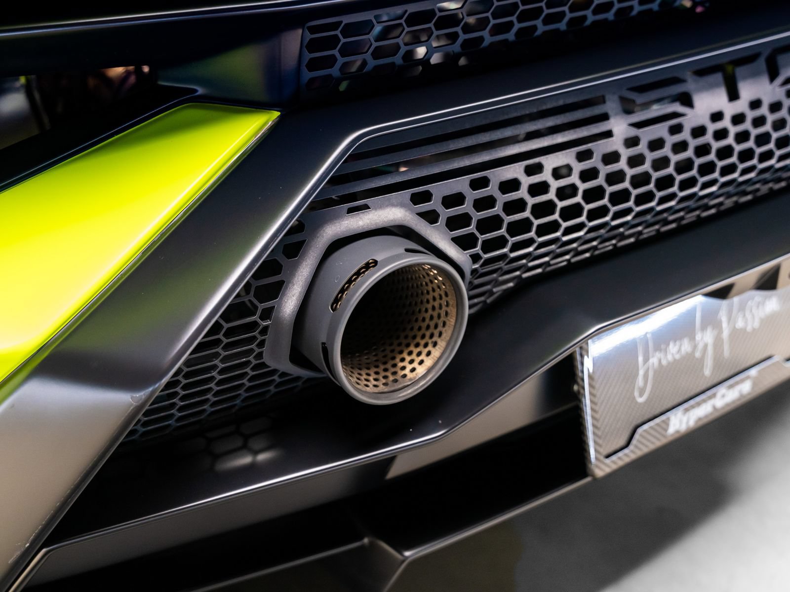 Used 2022 Lamborghini Huracan STO RWD image 45