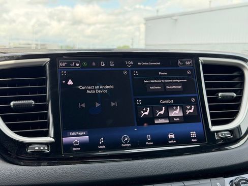 Used 2023 Chrysler Pacifica Touring-L FWD image 22