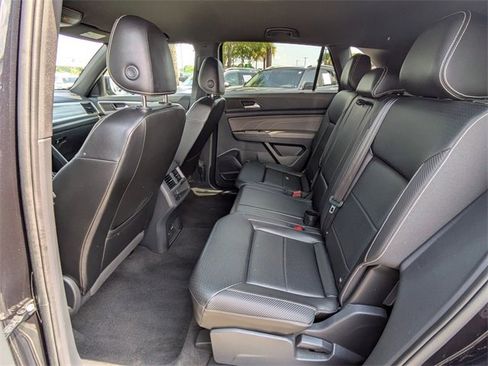 Used 2022 Volkswagen Atlas Cross Sport SE image 14