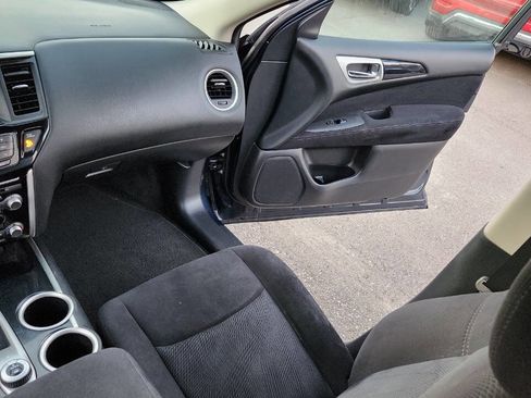 Used 2015 Nissan Pathfinder SV w/ Cargo Package image 33