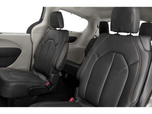 Used 2018 Chrysler Pacifica Touring Plus w/ Tire & Wheel Group image 11