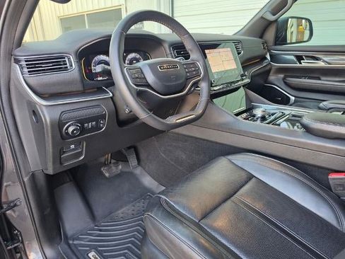Used 2022 Jeep Wagoneer Series I w/ Convenience Group I AWD/4WD image 14