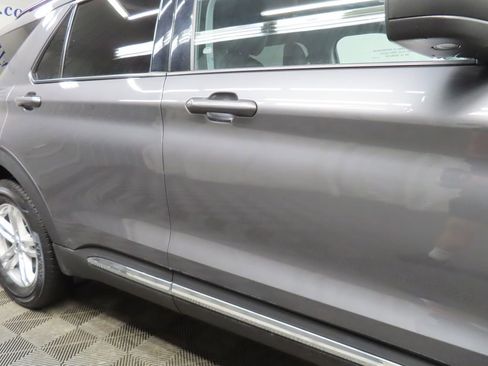 Used 2023 Ford Explorer XLT image 25