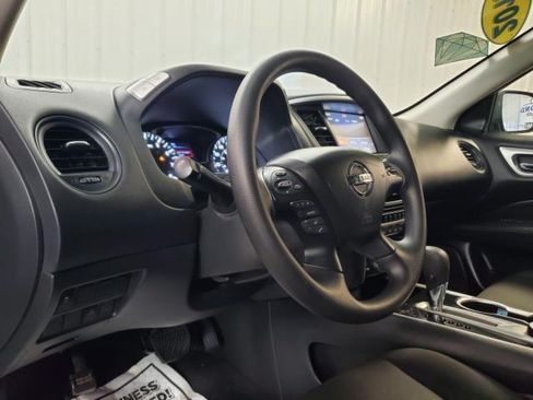 Used 2019 Nissan Pathfinder S AWD/4WD image 15