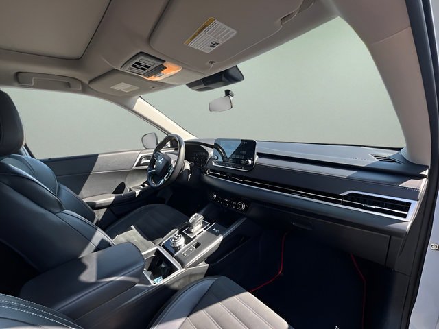 Used 2024 Mitsubishi Outlander SE AWD/4WD image 36