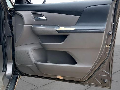 Used 2014 Honda Odyssey Touring Elite image 22