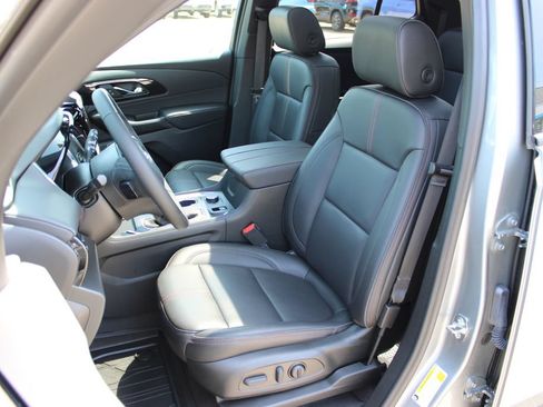 Certified 2023 Chevrolet Traverse RS w/ LPO, Floor Liner Package AWD/4WD image 14