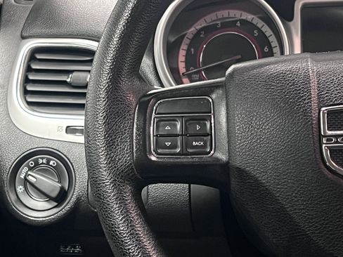 Used 2017 Dodge Journey SE w/ Flexible Seating Group image 17