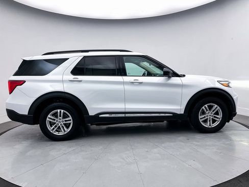 Used 2021 Ford Explorer XLT image 42