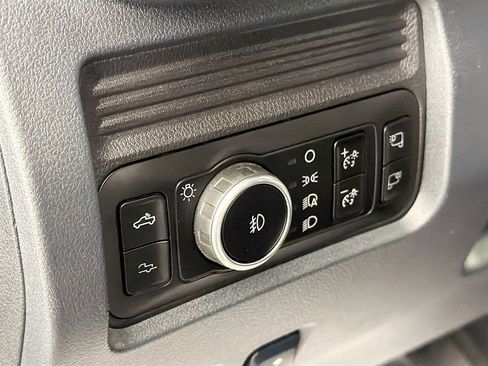 Used 2025 Ford F250 Platinum image 10