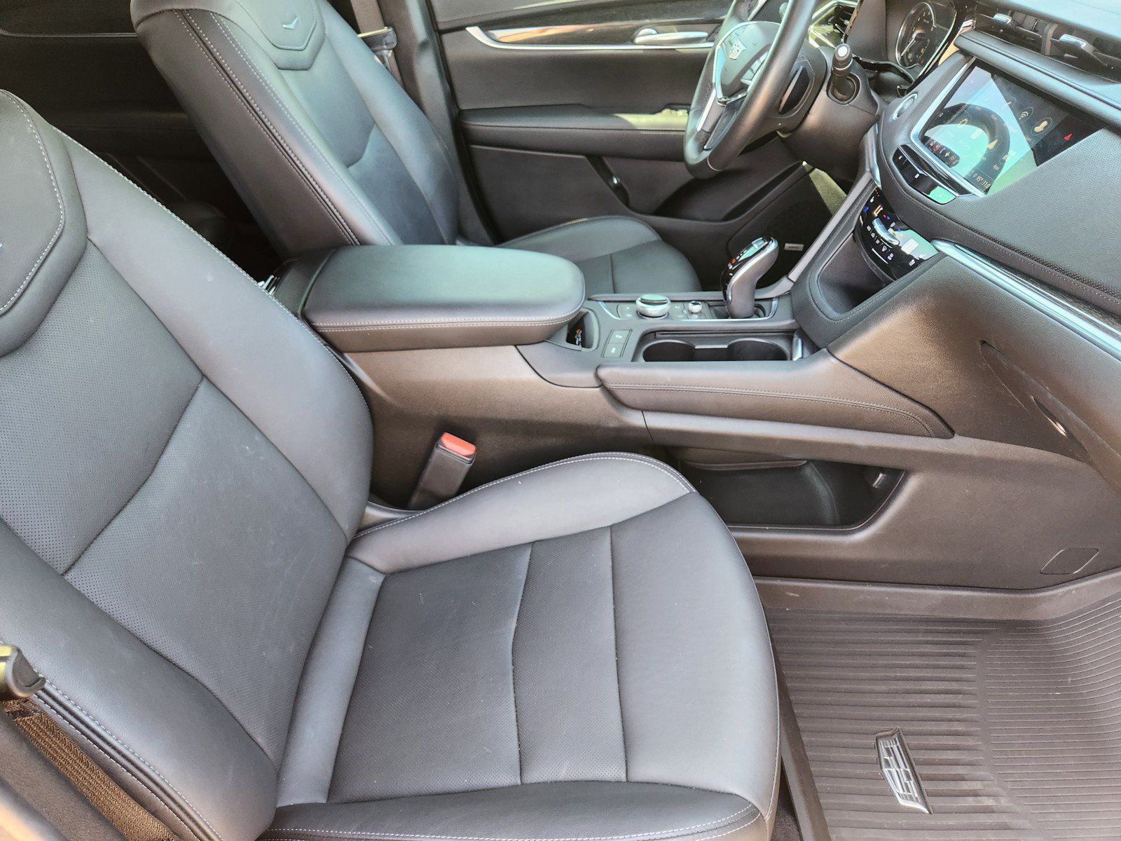 Used 2021 Cadillac XT5 Premium Luxury w/ LPO, Floor Liner Package FWD image 12