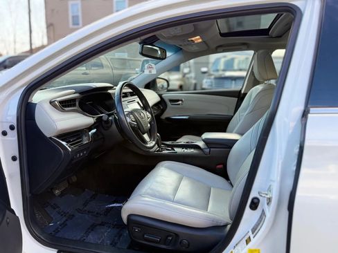 Used 2015 Toyota Avalon Limited image 9