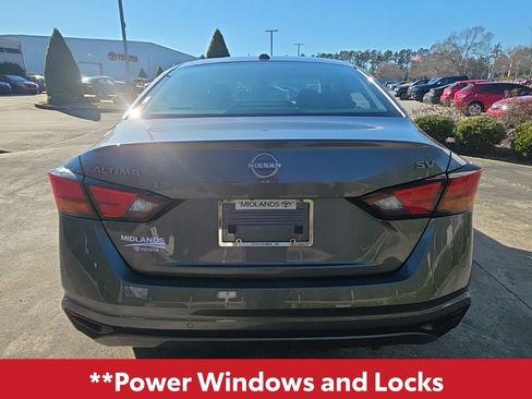 Used 2024 Nissan Altima 2.5 SV image 5