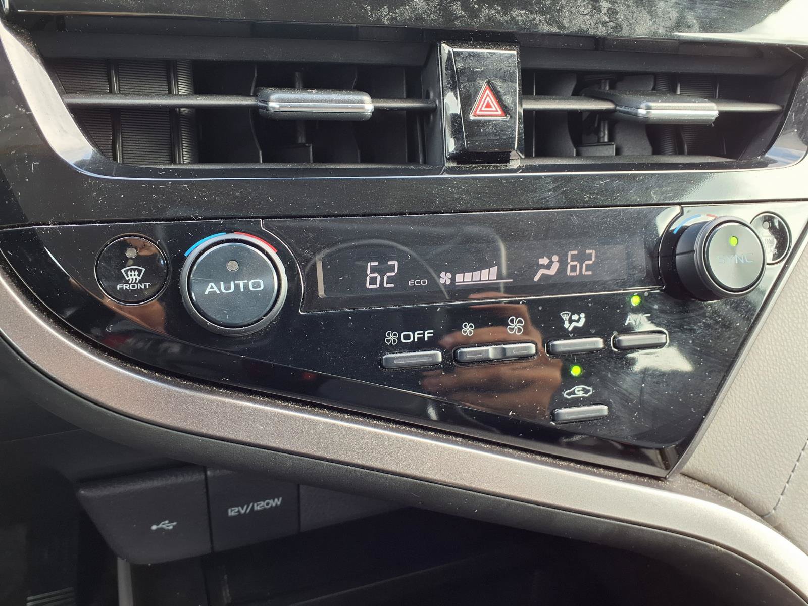 Used 2022 Toyota Camry LE FWD image 7
